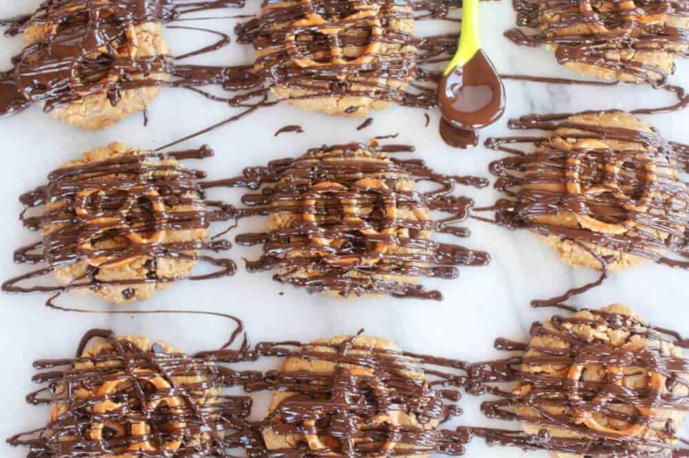 Ridiculously Easy No-Bake Peanut Butter Pretzel Cookies