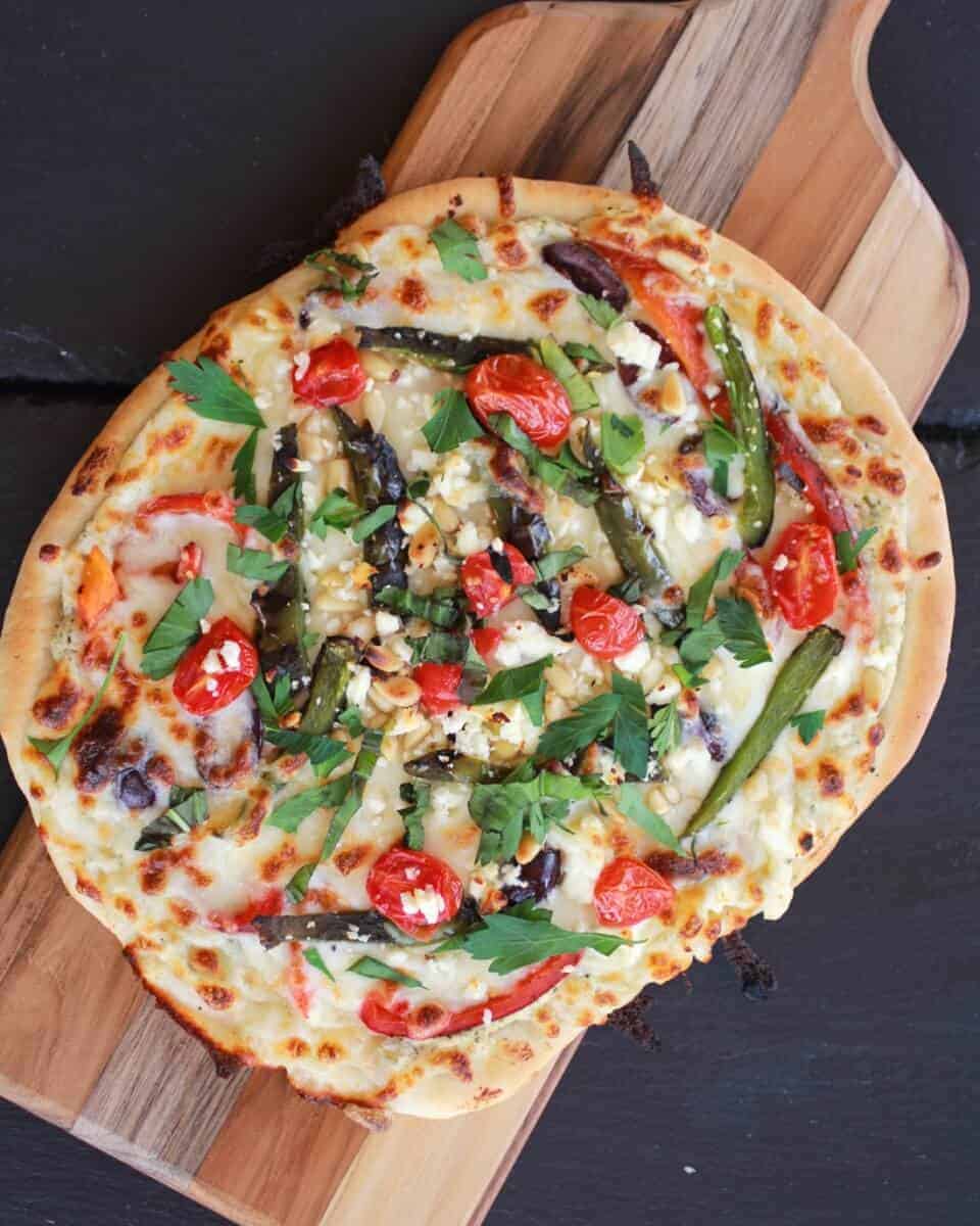 Whipped Feta and Roasted Jalapeño Greek Pizza https://fett-weg.today/