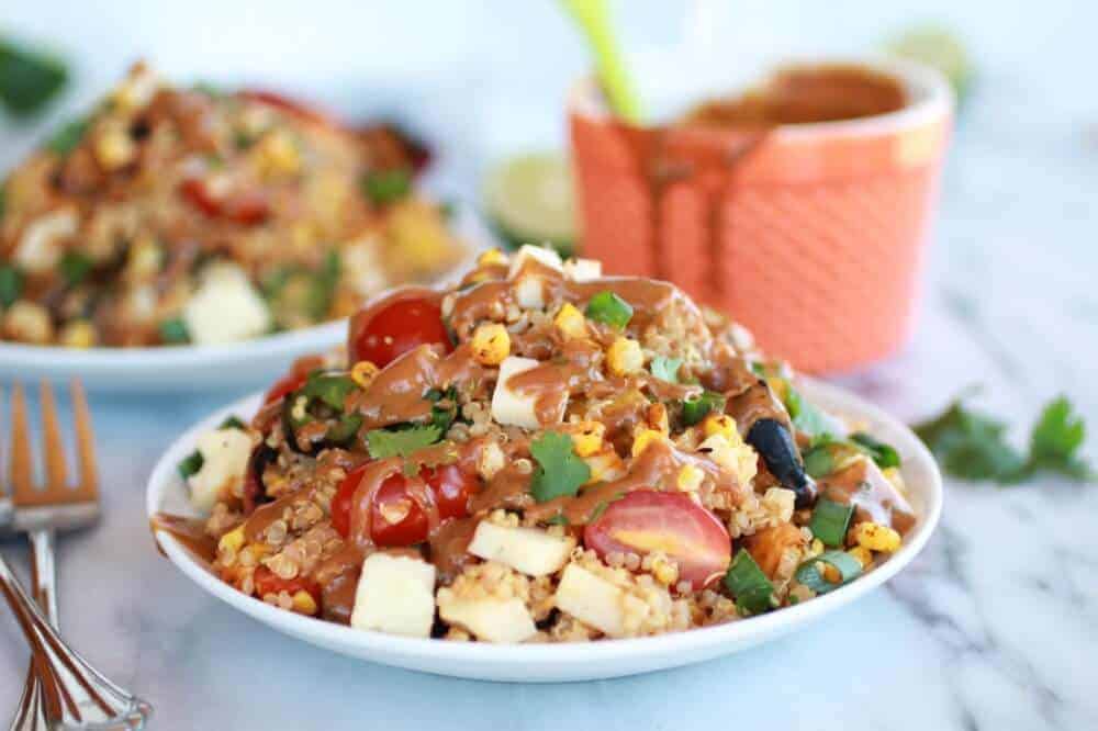 BBQ Grilled Corn, Jalapeño and Peach Quinoa Salad | https://fett-weg.today/