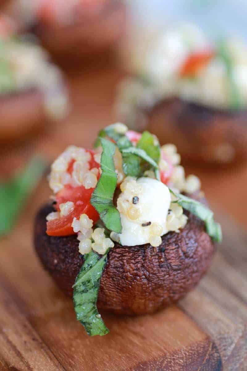 Caprese Quinoa Grilled Stuffed Mushrooms with Balsamic Glaze | https://fett-weg.today/
