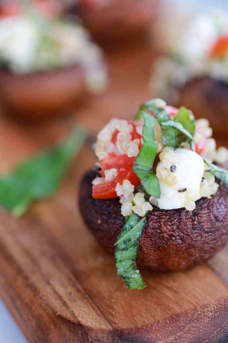 Caprese Quinoa Grilled Stuffed Mushrooms with Balsamic Glaze | https://fett-weg.today/