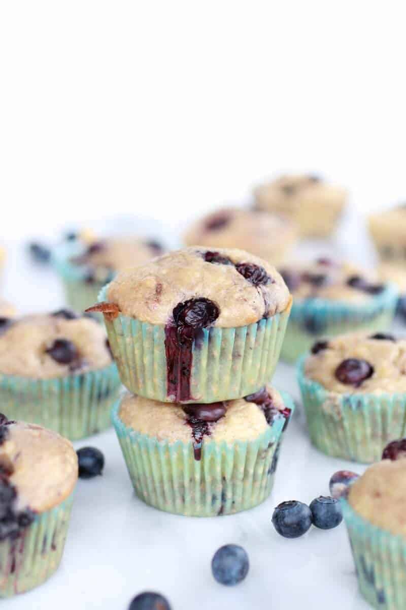 Whole Wheat Caramelized Blueberry Loaded Muffins | https://fett-weg.today/