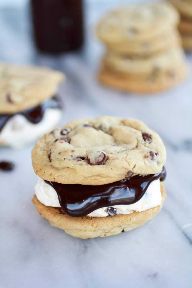 Hot Fudge Chocolate Chip Cookie Cookie Dough Ice Cream Sandwich | https://fett-weg.today/