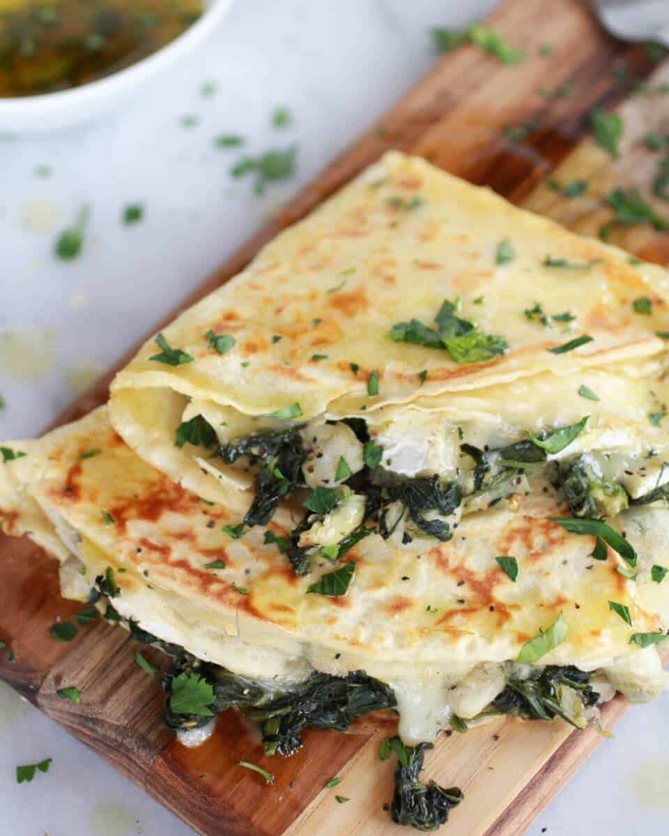 Spinach Artichoke and Brie Crepes with Sweet Honey Sauce | https://fett-weg.today/