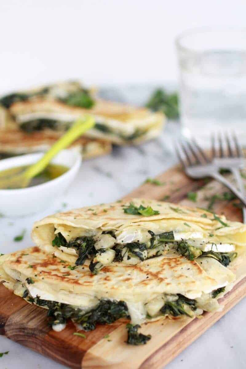 Spinach Artichoke and Brie Crepes with Sweet Honey Sauce | https://fett-weg.today/