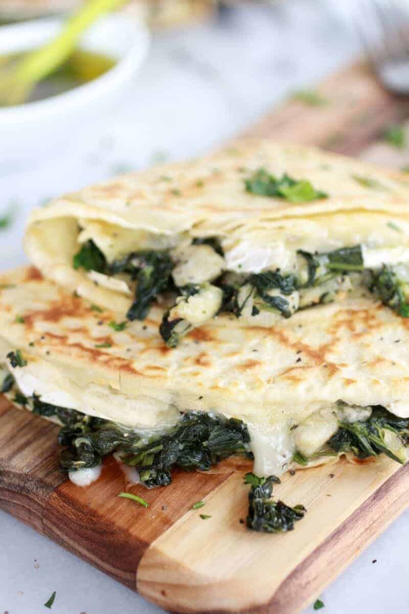 Spinach Artichoke and Brie Crepes with Sweet Honey Sauce | https://fett-weg.today/