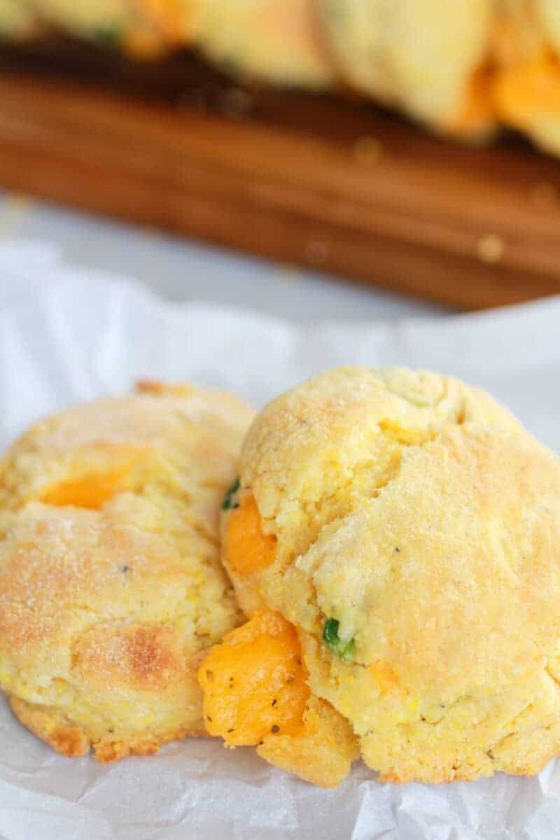 Sweet Honey Jalapeño Cheddar Cornbread Biscuits | https://fett-weg.today/