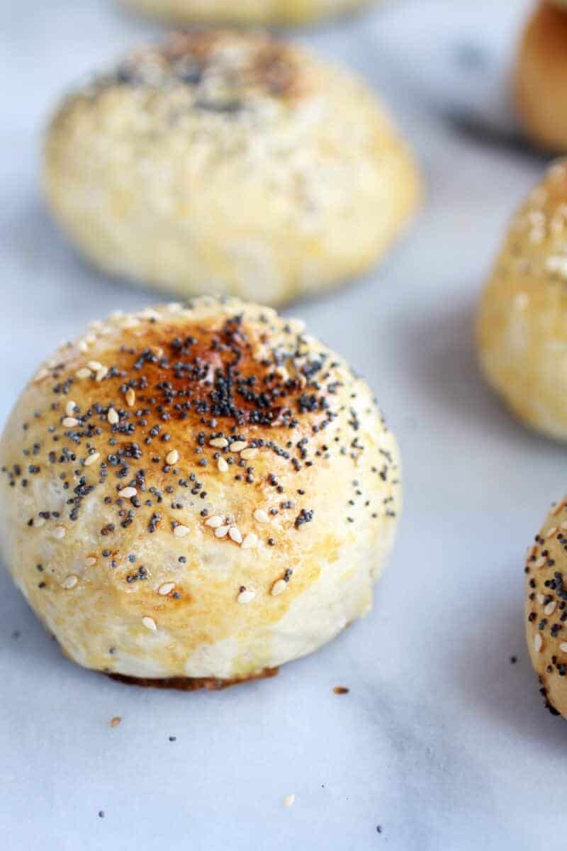 Everything Bagel Slider Buns | halfbakedharvest.com