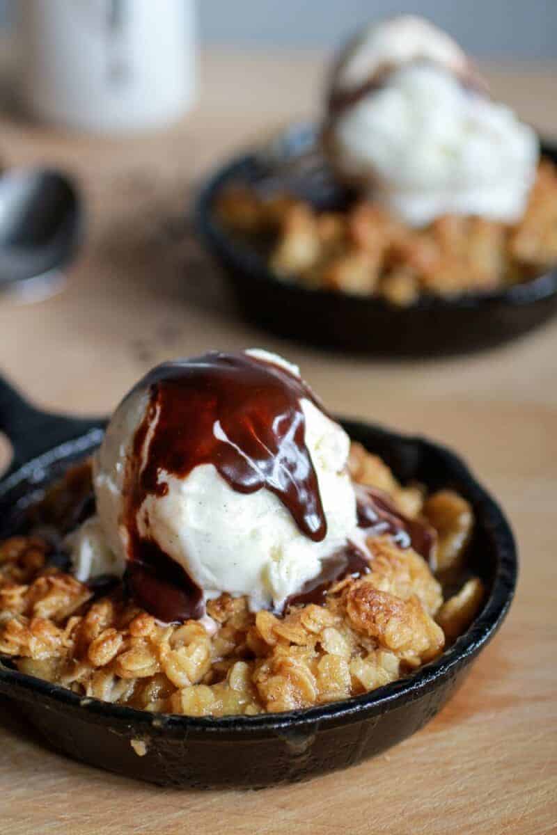 Oatmeal Cookie Banana Crisp with Chocolate Kahlua Sauce FG2-25