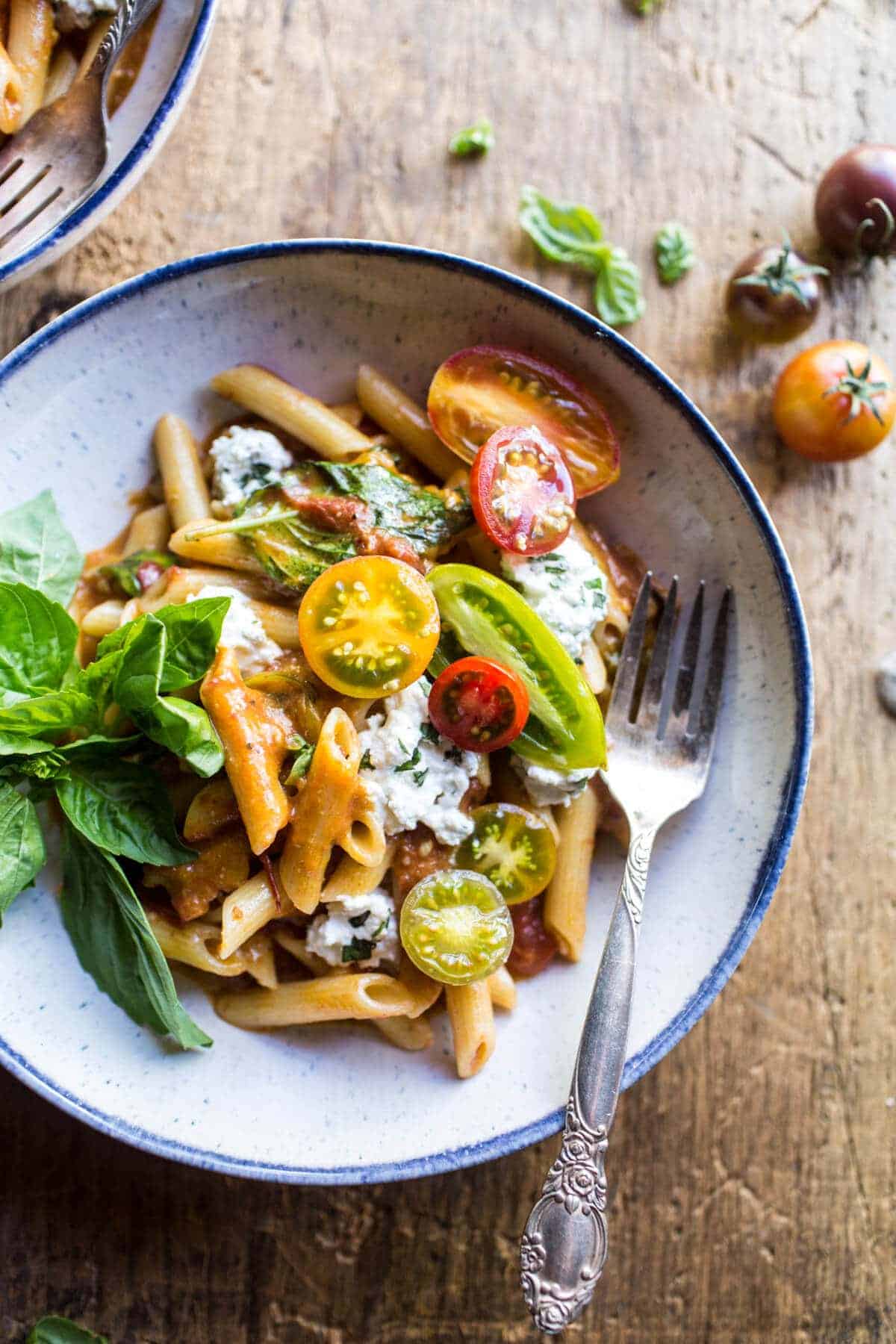 Heirloom Tomato Pomodoro Penne Pasta | halfbakedharvest.com @hbharvest