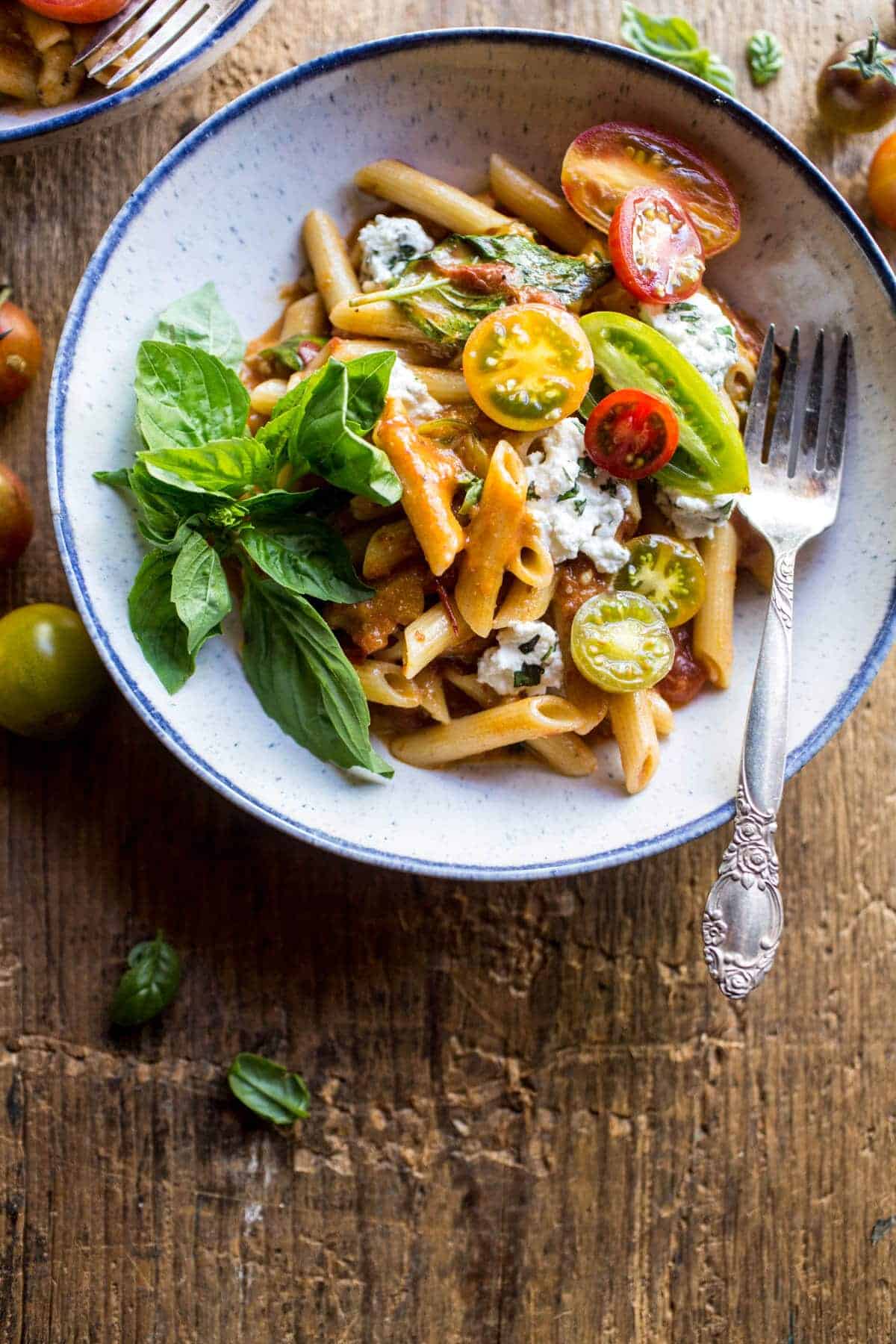 Heirloom Tomato Pomodoro Penne Pasta | halfbakedharvest.com @hbharvest