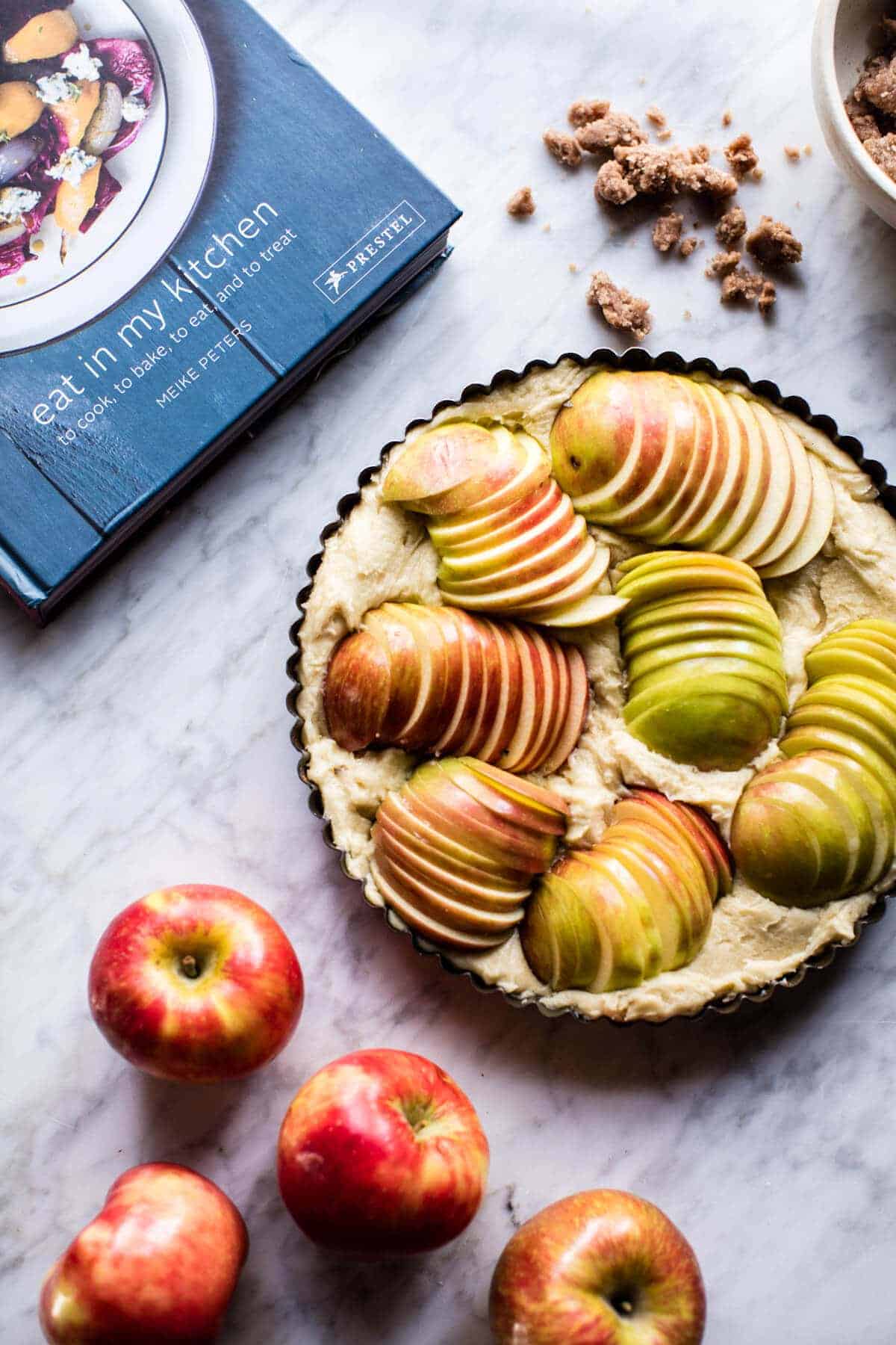 Cinnamon Apple Crumble Cake | halfbakedharvest.com @hbharvest