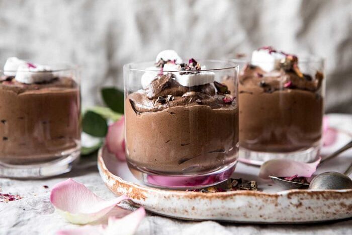 6 Ingredient Vegan Chocolate Chia Mousse | halfbaledharvest.com #vegan #chocolate #recipes