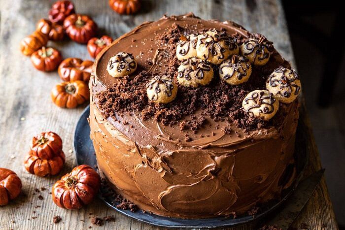 Pumpkin Patch Chocolate Peanut Butter Cake | halfbakedharvest.com #chocolatepeanutbutter #chocolatecake #peanutbutter #halloween horPumpkin Patch Chocolate Peanut Butter Cake | halfbakedharvest.com #chocolatepeanutbutter #chocolatecake #peanutbutter #halloween