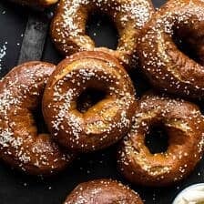 Easy Homemade Pretzel Bagels | halfbakedhavrest.com