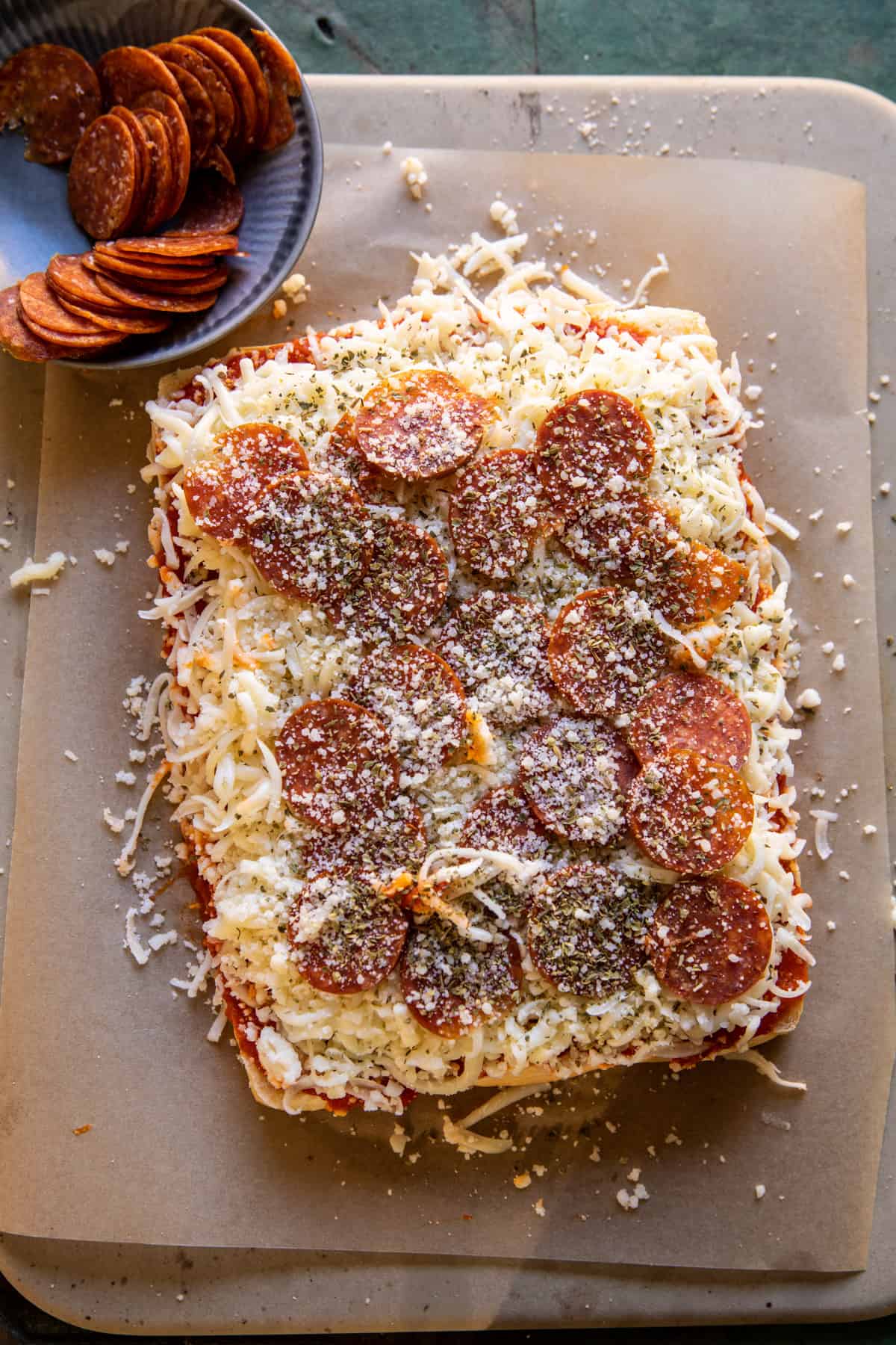 Pull Apart Roasted Garlic Pizza Dip Sliders | halfbakedharvest.com