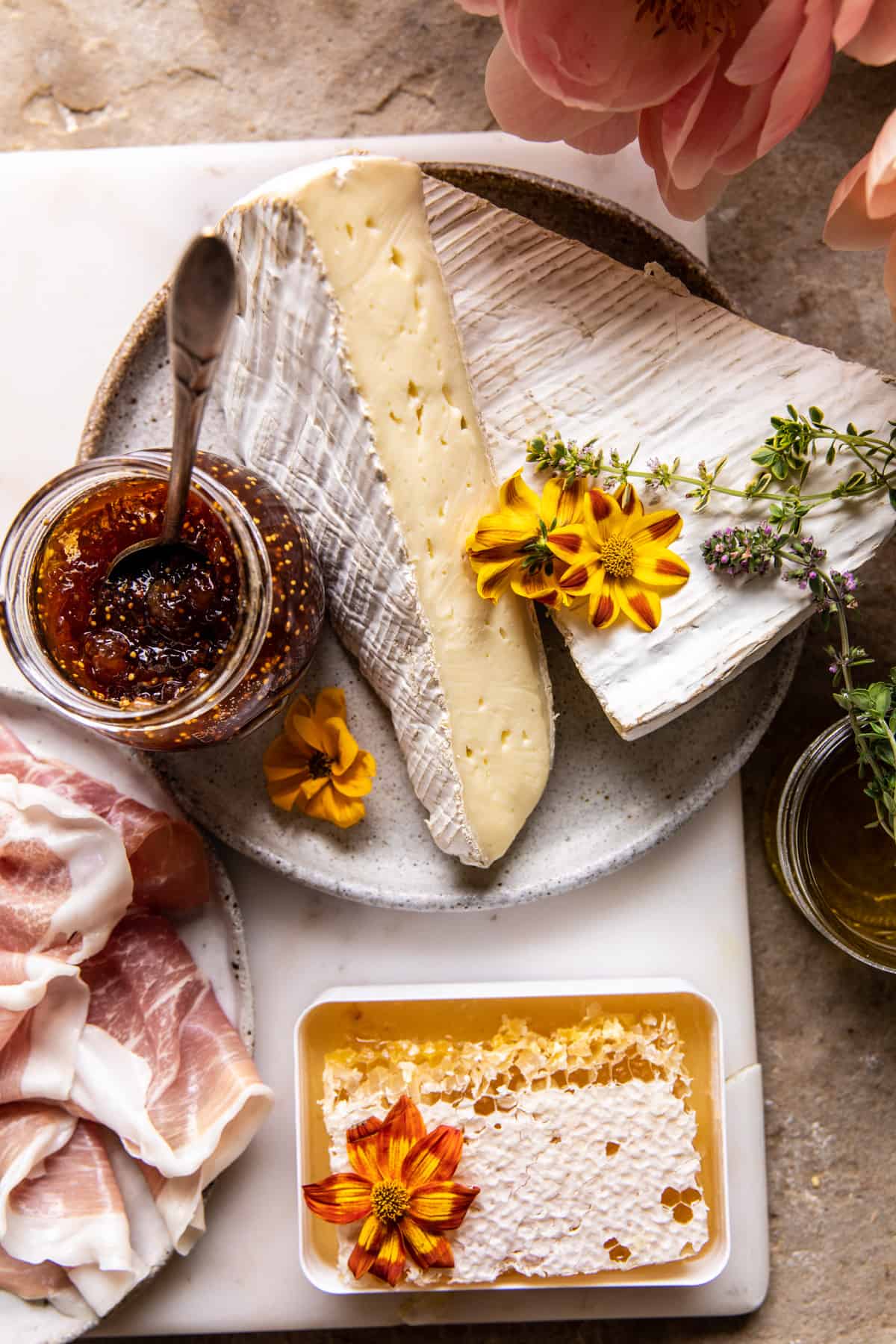 Baked Brie Crostini with Crispy Prosciutto | halfbakedharvest.com