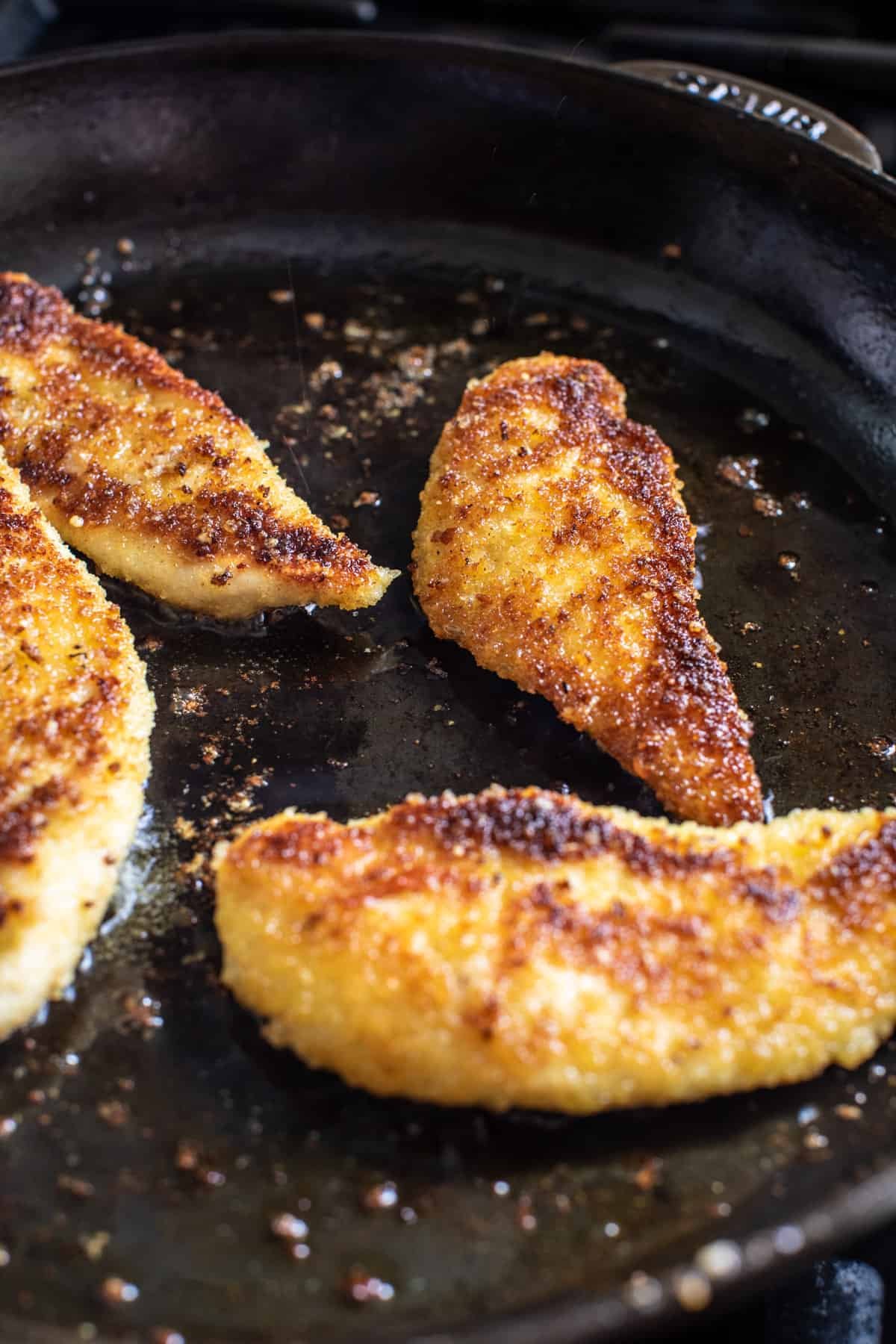Parmesan Chicken Florentine and Broccoli Pasta | halfbakedharvext.com