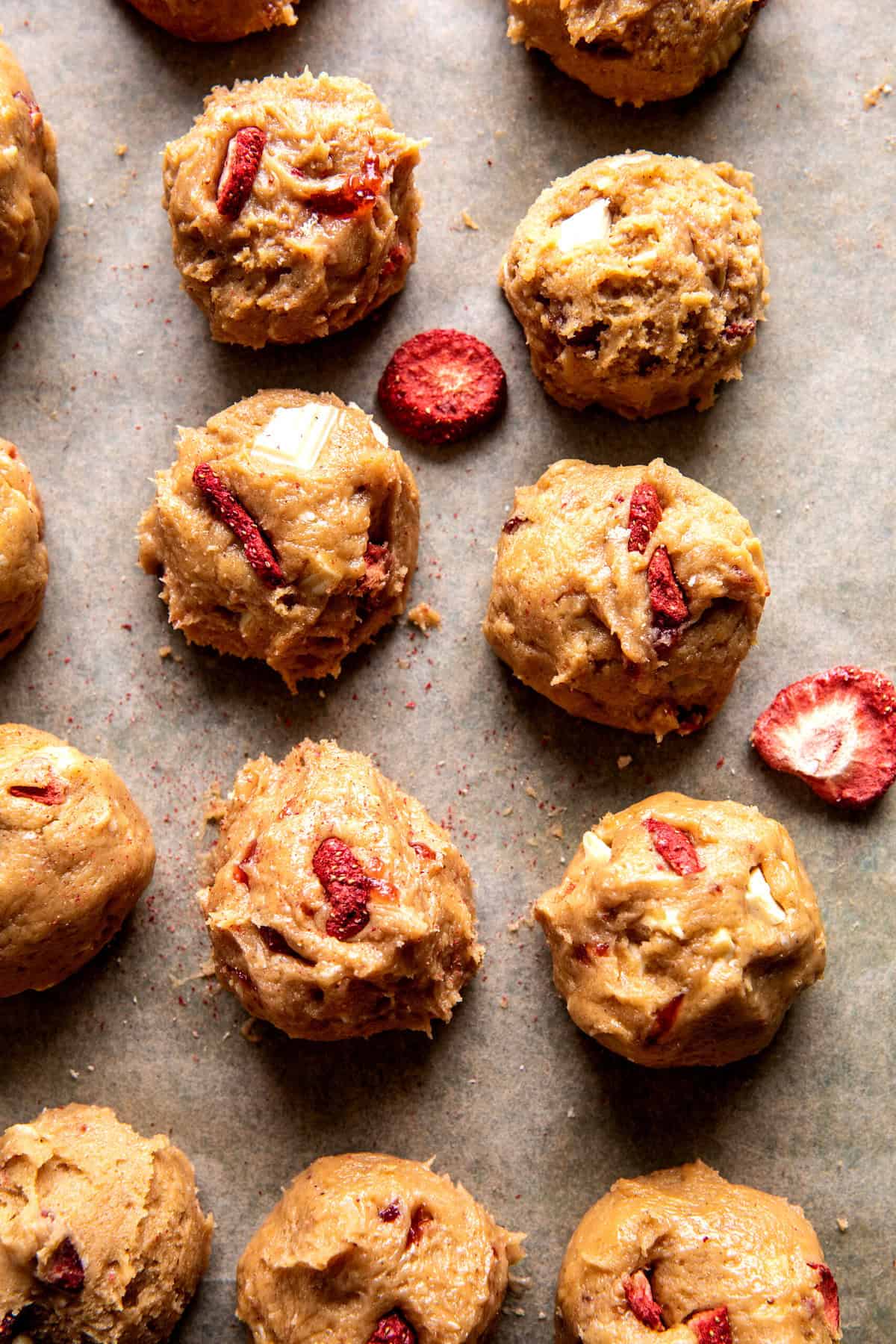 Strawberries and Cream Cookies | halfbakedharvest.com
